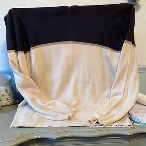 Naturalize Sweater Black and crème size L